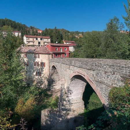 La Casa Sul Ponte Villa Mercatello sul Metauro Luaran gambar